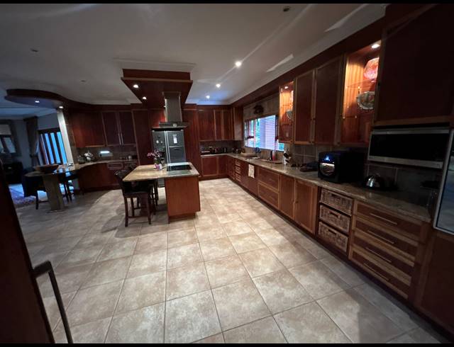 4 BEDROOM FREESTANDING FOR SALE IN RUIMSIG AH